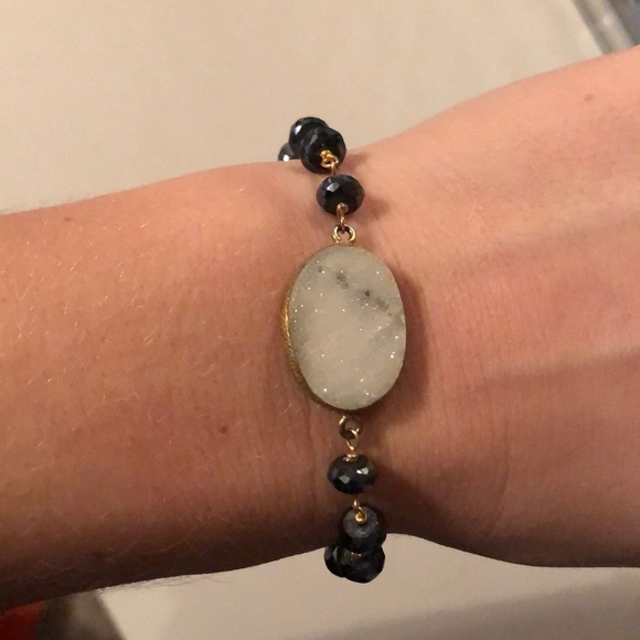 Druzy white stone gold bracelet - Picture 3 of 5
